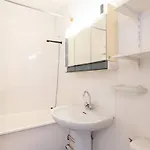 4 Pers, 50m Navette Pistes, Commerces Proches - Fr-1-695-49 Appartement